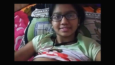 Desi girl showing