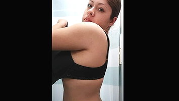 Plump MILF with huge boobs caught in Bra Panty in trial room