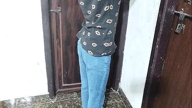Malik ne meri jabar dasti Paisa de kar chut mari