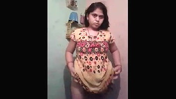 a bangla booby bhabhi taking shower