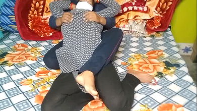 I put my finger in aunty’s pussy and took out the water