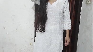 Teen age college girl ka bathroom MMS video