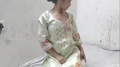 Sis in law ko jabar dsti boobs daba kar choda