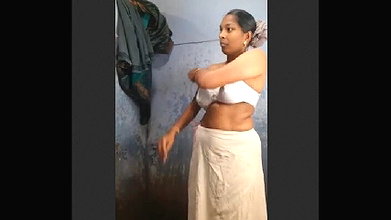 Desi Bhabhi Wearing Cloths