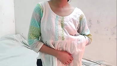 Ghar me akele dekh kar step sister ko chod diya