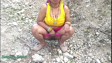 Desi XXX I Fucked My Friends Step Sister when She Is Pissing in Outdoor