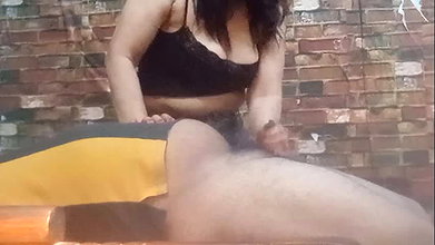 Desi indian gf giving bj to her bf in a hotel room with clear hindi voice