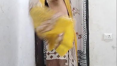 Chachi ko chod diya fir saman de diya