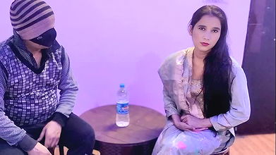 Husband se chhupa kar Boss se Hotel me chudbai