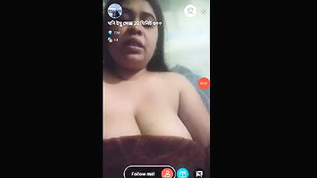 Desi bhabi secretly caught on tango by me