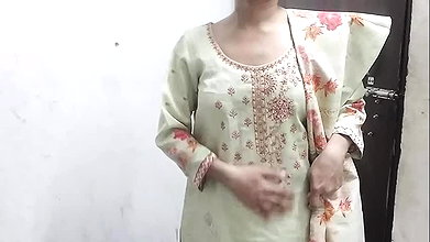 College girl ka bathroom MMS video viral