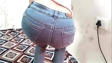 Step brother ne muze paise dekar jabar dasti pela