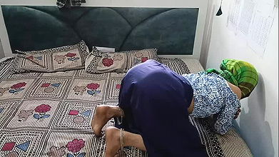 FamilyStroke – Stepsiblings Caught By Stepmom Video