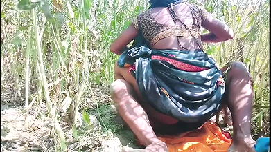 Bengali husband left his wife in the jungle and made her pregnant.desi dehati bhabho ko bhaiya ne gaon ke khet mo bur pela.hindi viral sex video