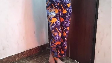 Desi gaao ki larki ko paise dekar jabar dasti pela