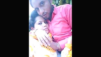 cute Indian Girl Boob Sucking in park couple outdoor sex video