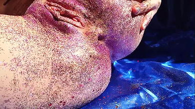 Anna Coprofield Glitter Pussy Milk and Pee