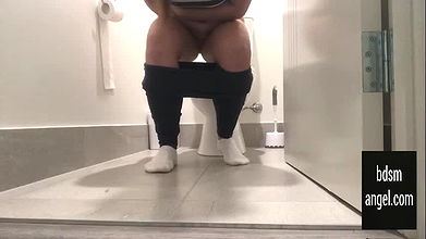 BDSMangel Stomach Pain Poo next to toilet