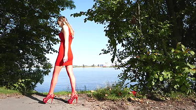 alie Russ in Scarlet Pee 1