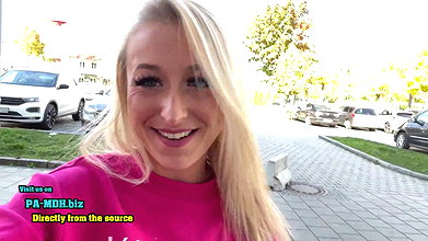 iga LaLoca Unversch mt Dreister PublicPiss