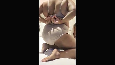 Riyanshi 30 Yr Old Indian Girlfriend Strips in Hotel – Saggy Tits & Orgasm Control Play