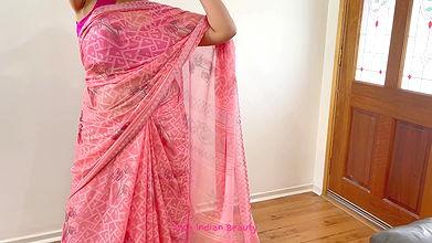 Indian Couple Saree removal – Saree Sex – Hira Lip lock in Saree – Big Ass and Boobs Show