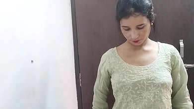 Step daughter ko ghar me band kar ke pel diya