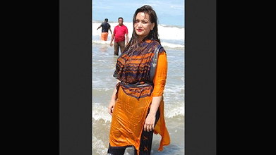 Bangladeshi Beautiful Sexy Milf Bathing