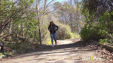Big Boobs Girls Golden Spray 1080p Got2pee