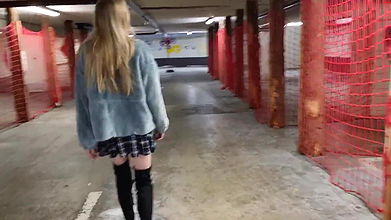 HaneyNanny Pippi Spontan im Parkhaus