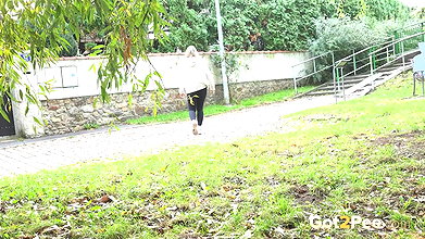 Nikki Dream Takes A Public Piss In Suburbs Got2pee