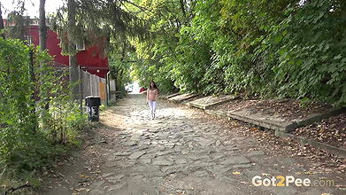 Tight White Leggings 1080p Got2Pee mp4