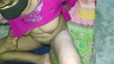 When my stepsister next door is lying down in the heat, I have fun fucking her