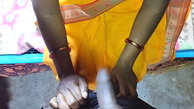 Desi Couple Hot Bhabhi Ass