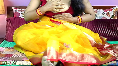 Hot Bhabhi Ki Yellow Sari Indian Style, Hotel Me Chod Diya Xxx ,Hindi Audio Porn