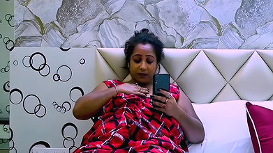 Hotel ke security guard ne madam ko pela