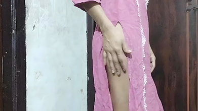 Indian college girl ko paise Dene ke jabar dasti pela