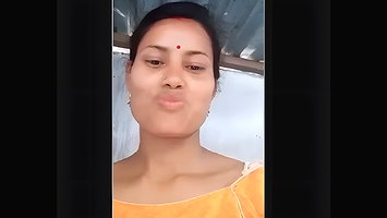 Bhabhi making video for lover