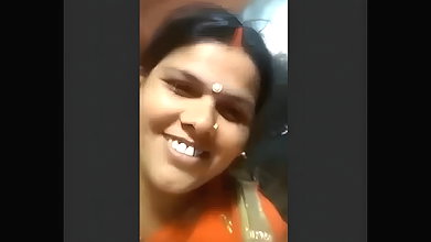 Bhabhi Shows Pussy On VC