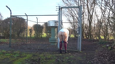 143881MariaBraun Blondine in Wetlook Leggings st offentlich