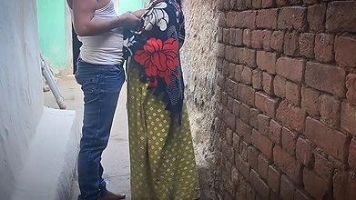 INDIAN VILLAGE AUNTY