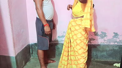 Desi wife hardsex with her boyfriend in hotel in yellow saree
