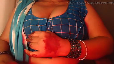 Hot Desi Girl Big Boobs Show and Nipple Pinch