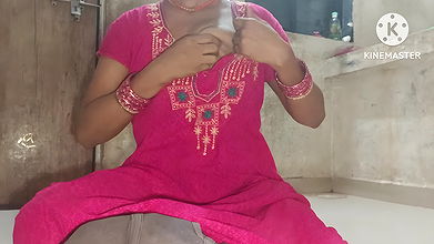 Desi bhabhi shake her man’s cock and birya came out Desi Bhabhi