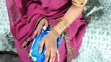 Desi village bhabhi asked for trees from her brother-in-law, then she gave a lot of money and her