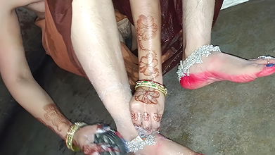 FWhat a lovely Bhabhi she is, I got wet just by looking at her juicy pussy