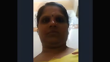 Desi village aunty shw her nude