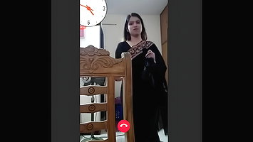 Sexy Bhabi Showing