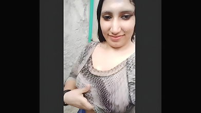 Paki Pathan Girl Showing Boobs