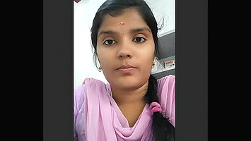 TAMIL TEEN SLIM GIRL SEXY SHOWING MMS